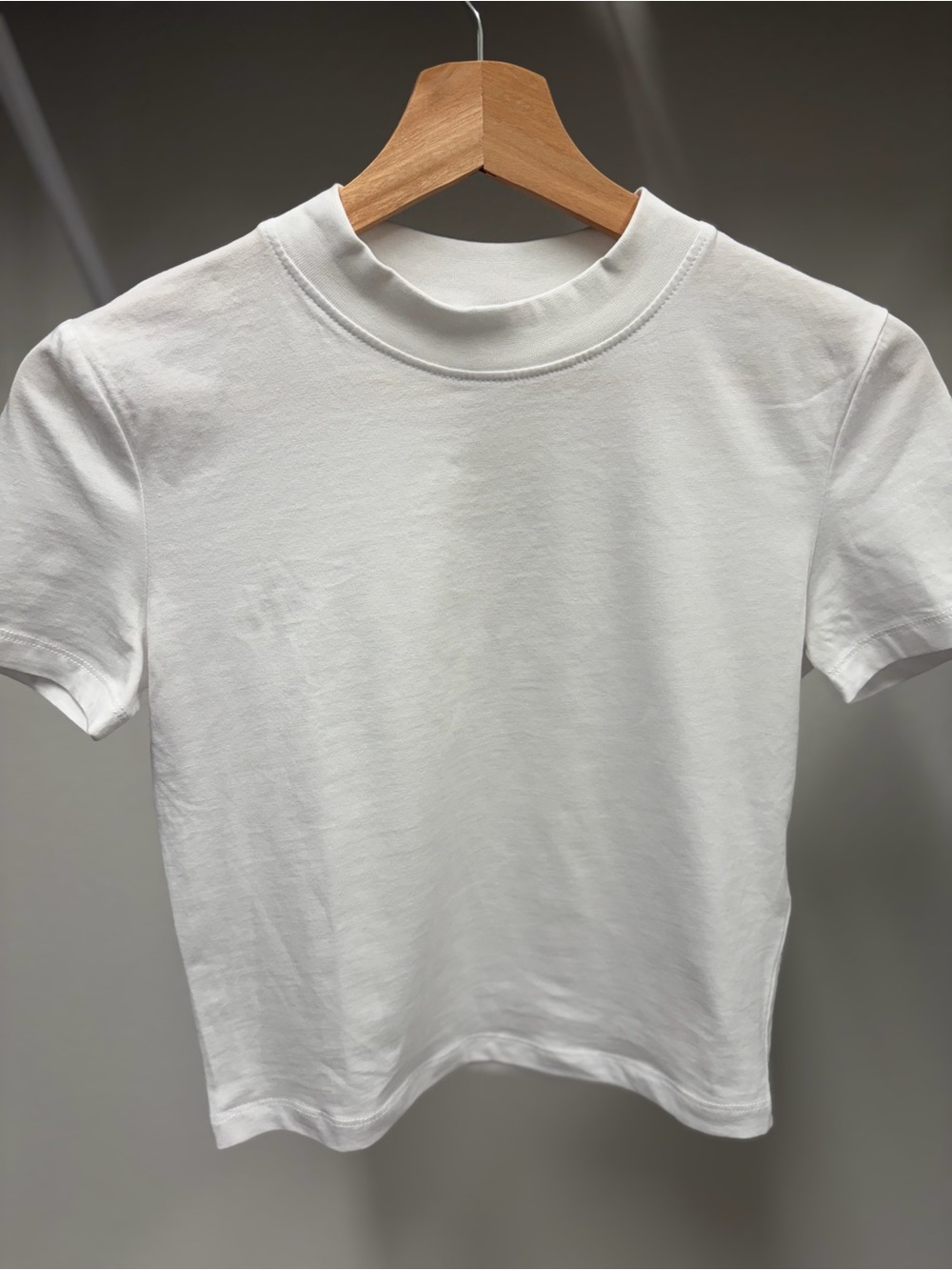 Zara White Short-Sleeve Crewneck Tee